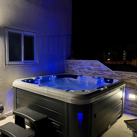 Апартаменты Poseidon Court Penthouse Superior Сент-Полс-Бей Экстерьер фото