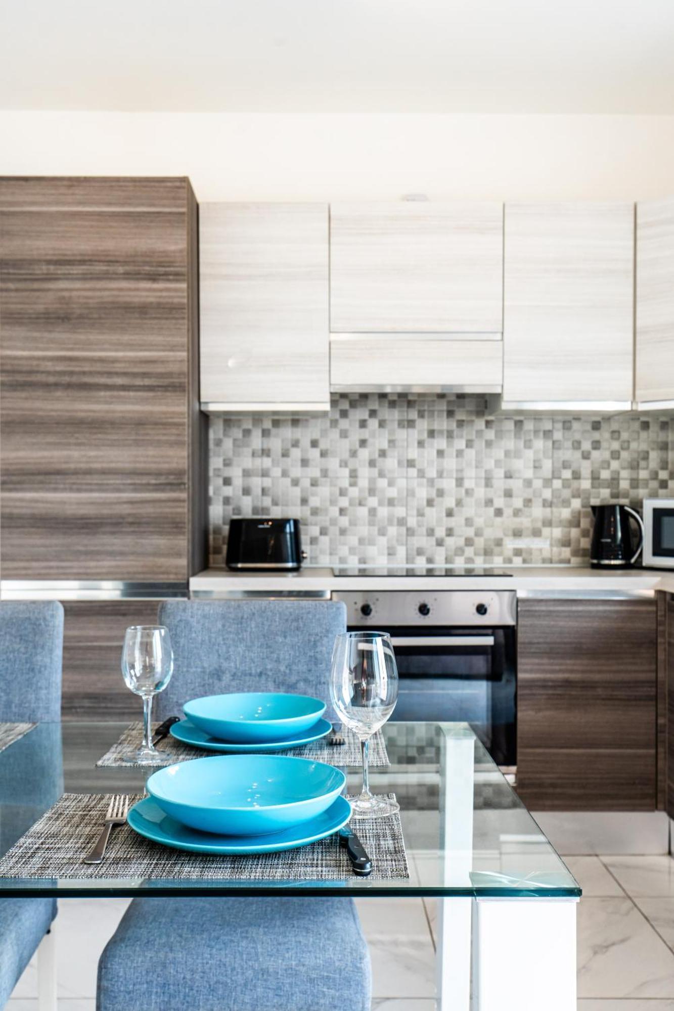 Апартаменты Poseidon Court Penthouse Superior Сент-Полс-Бей Экстерьер фото